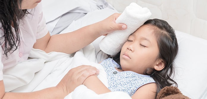 پایین آوردن تب با حوله پایین آوردن تب با حوله