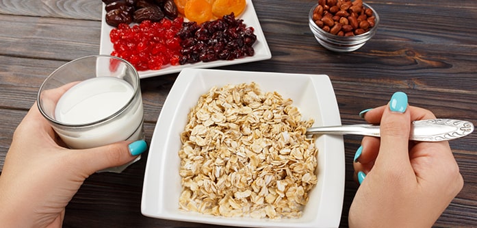 درست کردن اوتمیل سرد میوهای درست کردن اوتمیل سرد میوهای