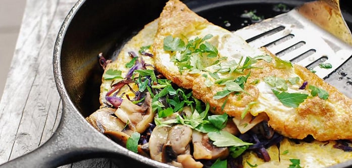 املت قارچ و پنیر در ماهیتابه املت قارچ و پنیر در ماهیتابه